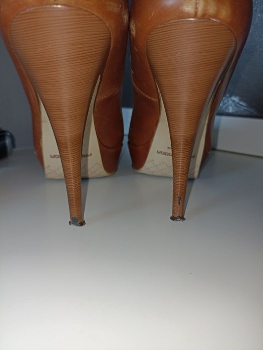 Szpilki Prima Moda 37 skóra camel