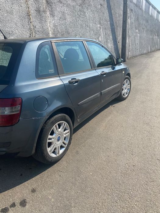 Fiat stilo.  2004