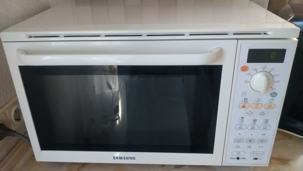 Мікрохвильова samsung pg113ur