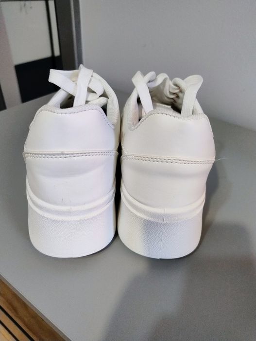 Buty damskie białe