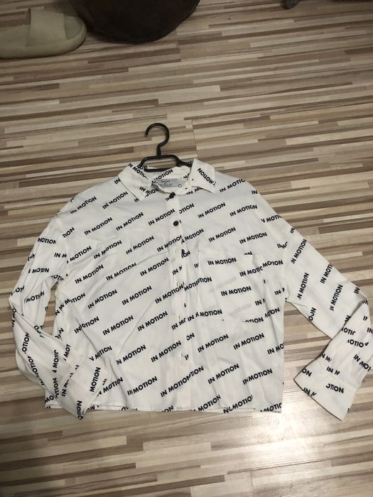 Biała koszula z napisami Bershka XS