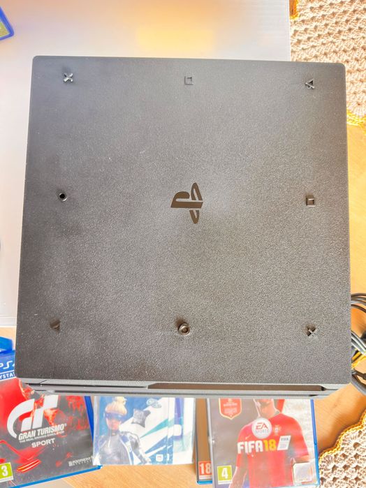 Vendo PS4 Pro 1TB - 4K HDR - Topo de Gama - IMACULADO