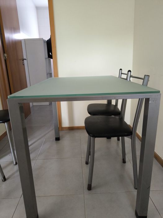 Mesa vidro + 4 cadeiras