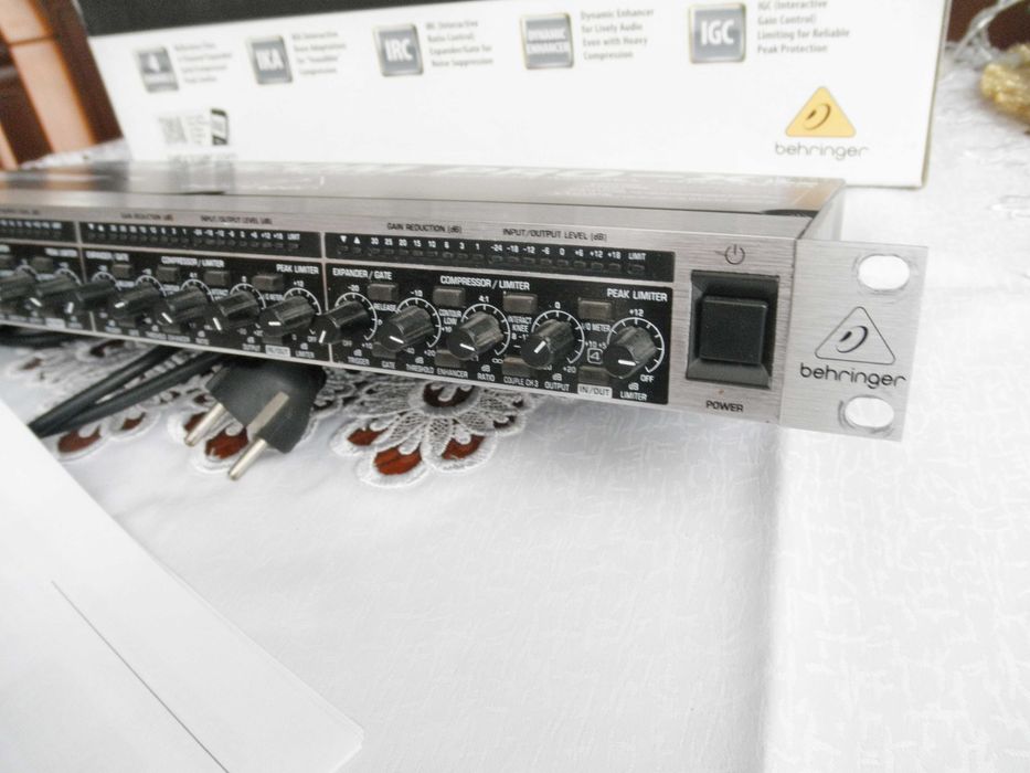 Behringer MDX4600 MULTICOM PRO-XL. ekspander/bramka/kompresor/limiter.