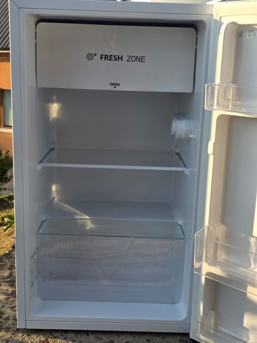 продам маленький  холодильник