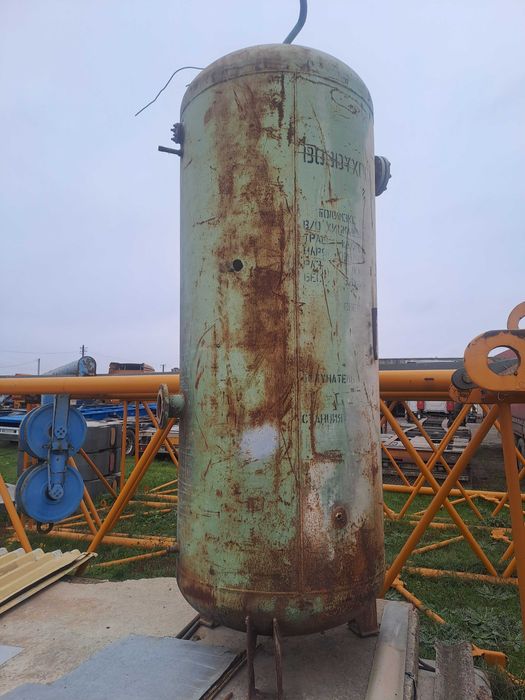 Ресивер воздушный В=2.9м., Д=1.1м., V=2.7м.куб. 30000грн.