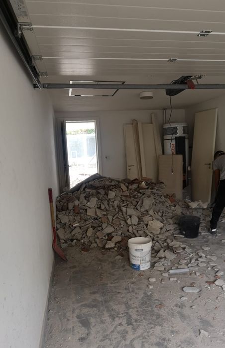 Aguiar Recolhas e demolicoes * móveis lixo ou entulho em geral.