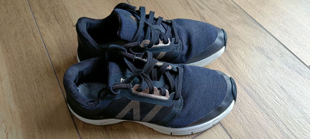 Adidasy New balance 39