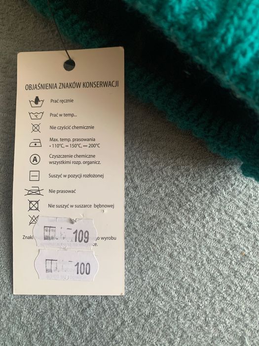 Czapka damska w kolorze turkusowym