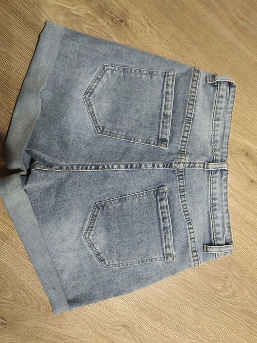 Krótkie spodenki jeansowe