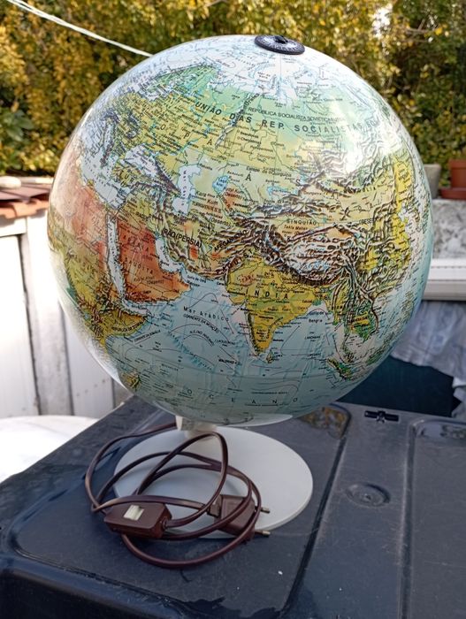 Globo terrestre grande