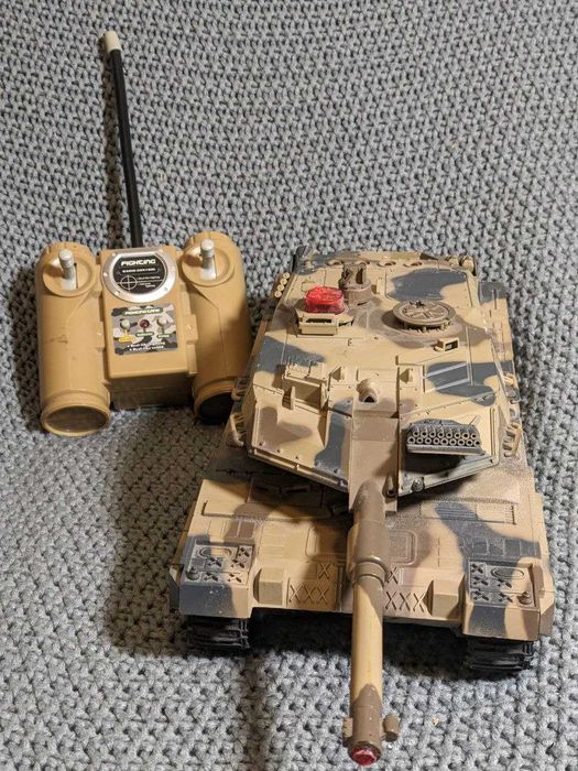 Військова техніка танк на радіокеруванні Abrams