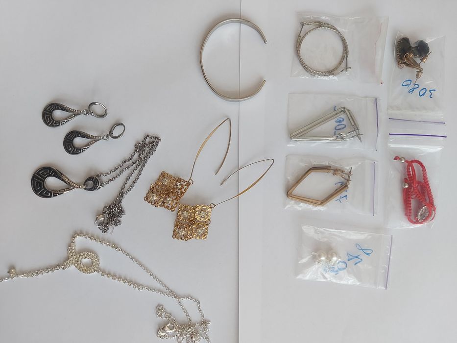 Продам біжутерію одним лотом