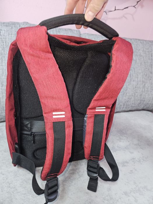 Оригінальний антивандальний рюкзак Xd design Bobby.  P705.544