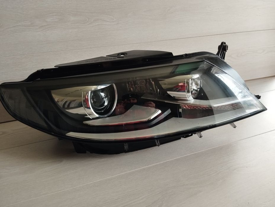 Продам фару Passat cc