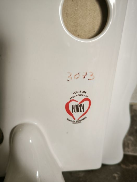 Molduras de loiça pintadas à mão por Raul da Bernarda