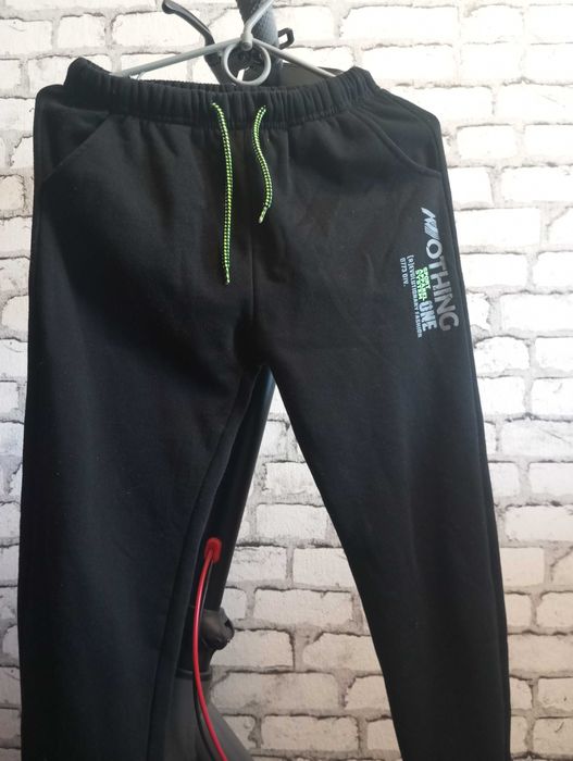 Спортивні костюми