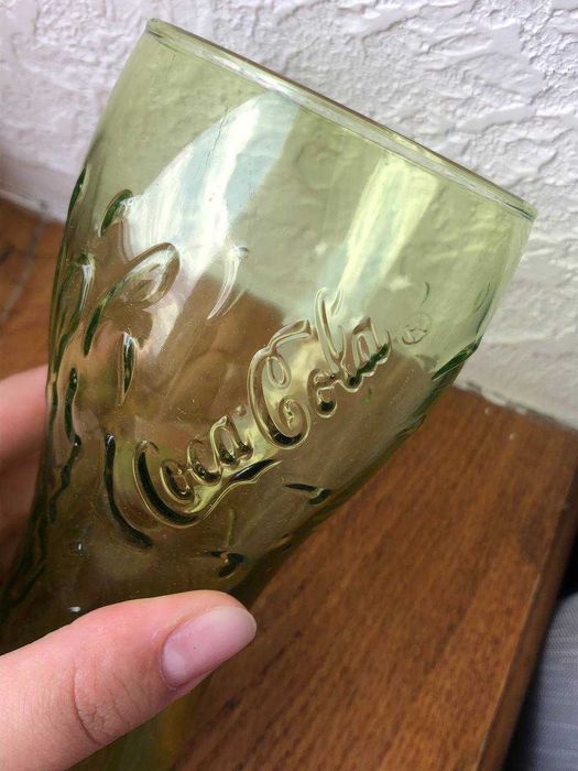 Стакан та бутилка Coca-Cola 1993 рік