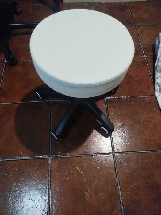 Marquesa+banco, acompanha saco para transporte.