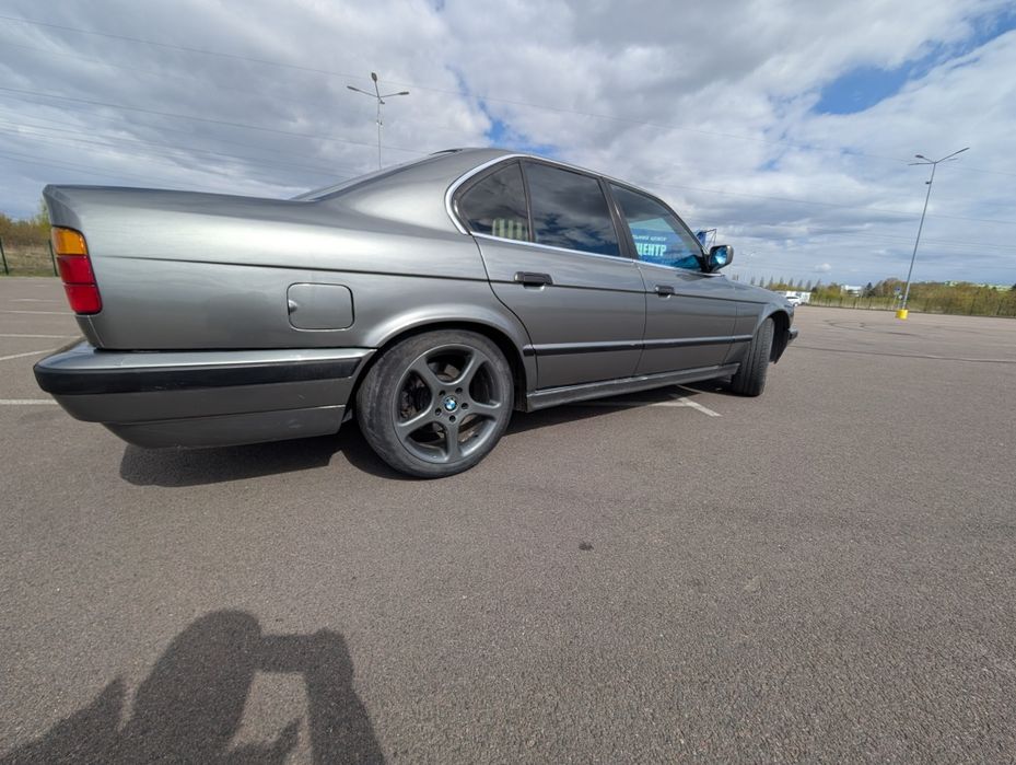 Продам Bmw 535i e34