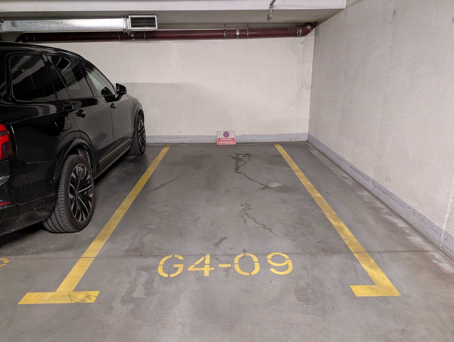 Miejsce parkingowe w garażu podziemnym