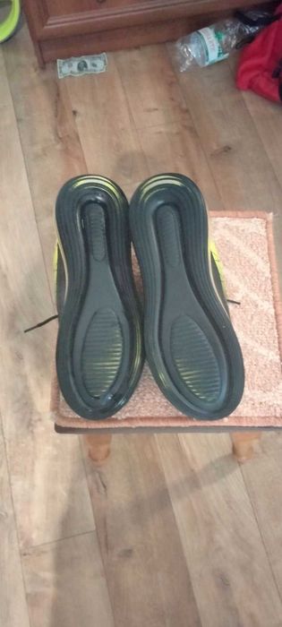 Чоловічі кросівки