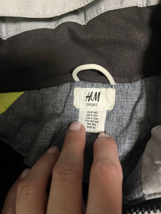 Куртка демисезон H&M для мальчика на 140 рост
