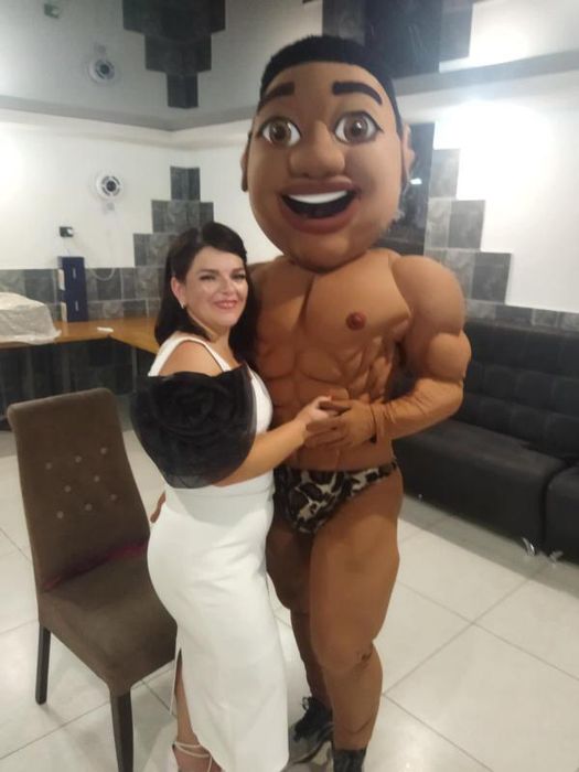 Чоловічий стриптиз. Аніматор стриптизер. Привітання 18+.Буковель