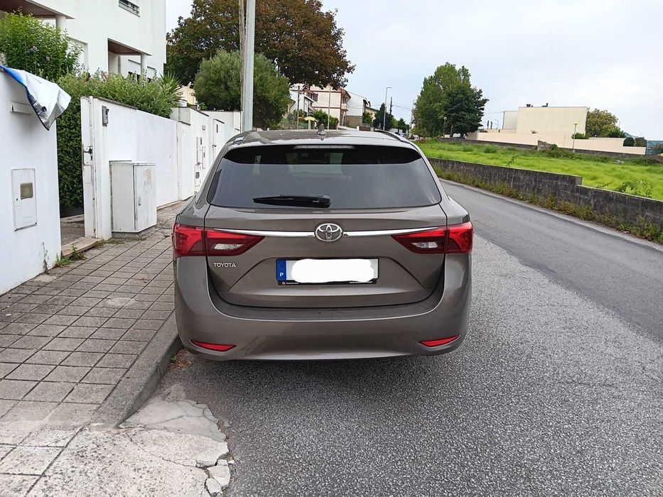 Toyota Avensis Touring Sports 1.6 D-4D Luxury – 2016