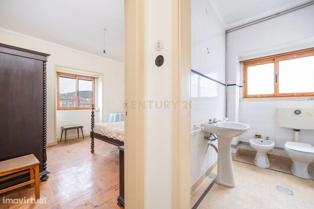 Venda | Apartamento T3+1 com garagem na Rua Verde Pinho em Coimbra