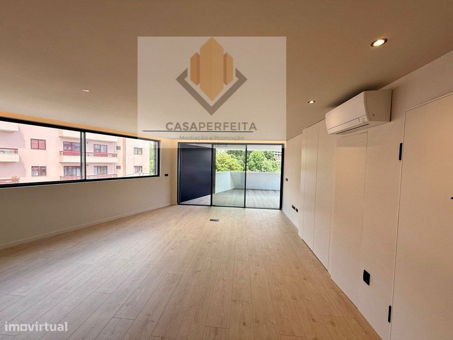 Magnífico T4 com Terraço e Garagem Fechada - Centro de Gondomar