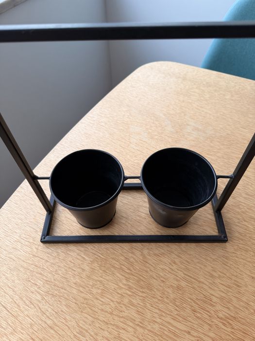 Suporte metálico preto com 2 vasos – Ø10 cm