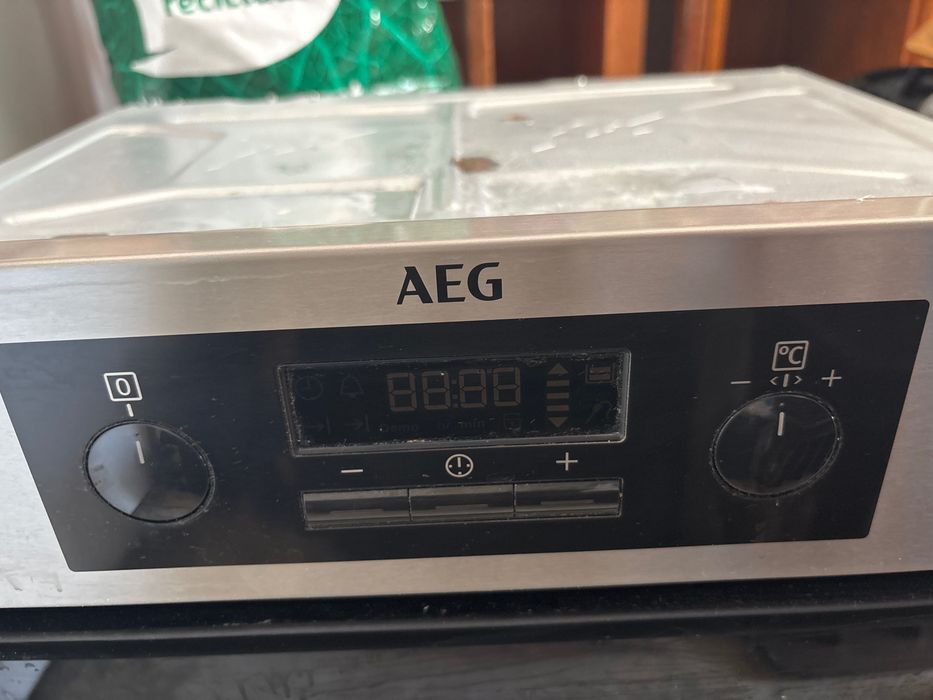 Vendo Forno Encastrável AEG BPB23112ZM