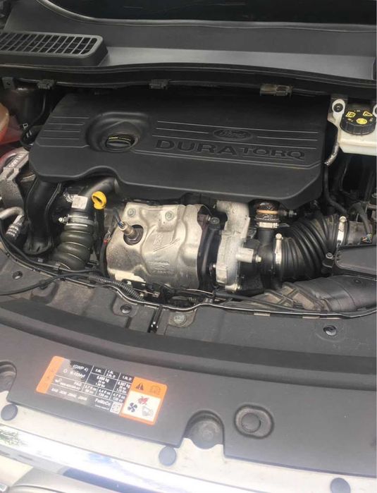 Ford Kuga II 2.0 TDCi 120 cv Titanium (2018) – Excelente Estado — photo 4
