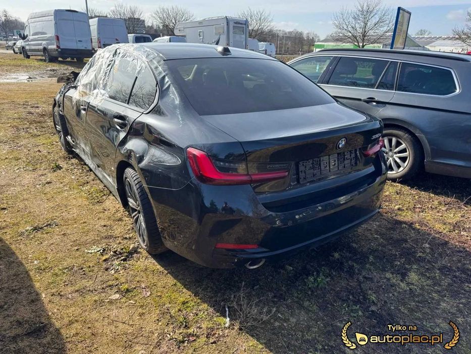 BMW 3 330e sedan