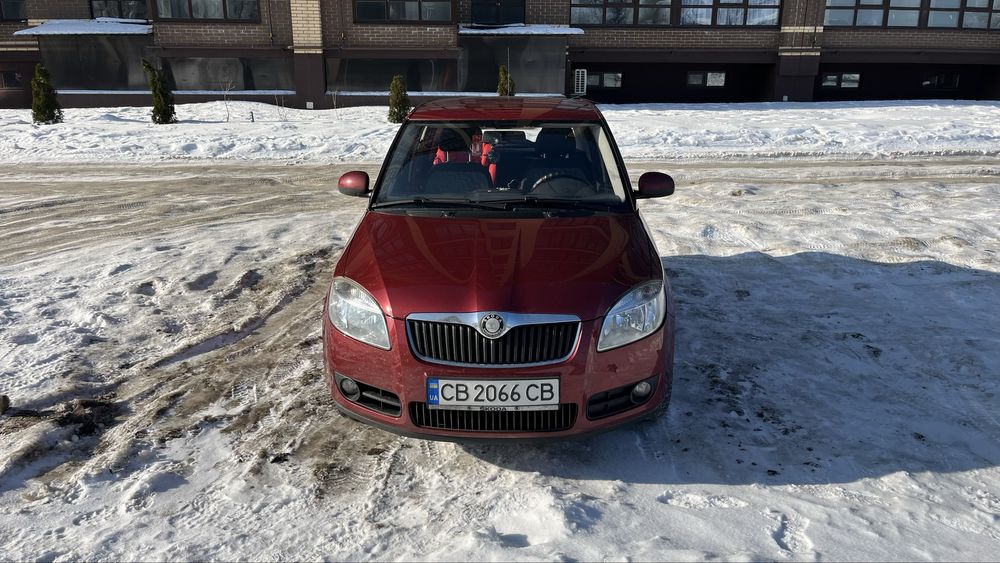 Skoda fabia  2008 ,1.4 бензин