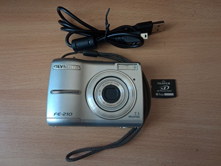 OLYMPUS FE-210 цифровий фотоаппарат