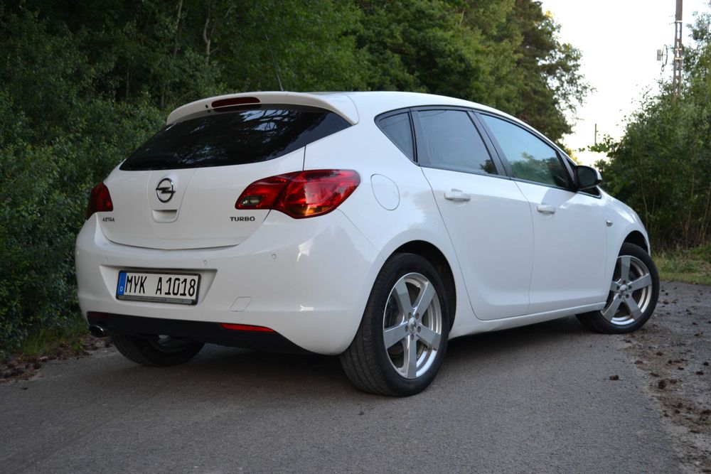 Opel Astra j 1.4B Sprowadzony Opłacony Super Stan