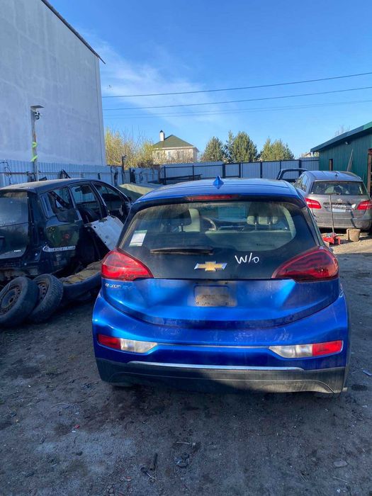 Бампер передній Chevrolet Bolt EV 2017-2022 шевроле болт цілий і під ремонт
