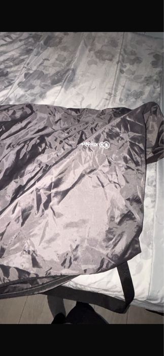 Next to me para crianca