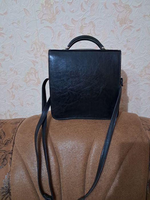 Твёрдая сумка  из пресс кожи