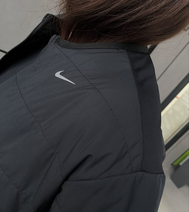 Жіноча куртка Nike swift tf fill jkt (FB7511-010)