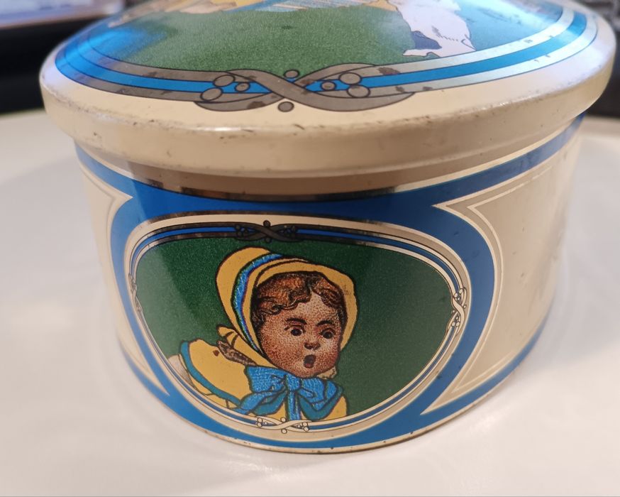 Caixa de chocolates inglesa em metal