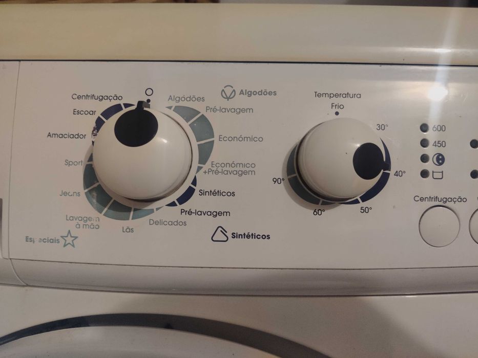 Máquina de lavar roupa Zanussi