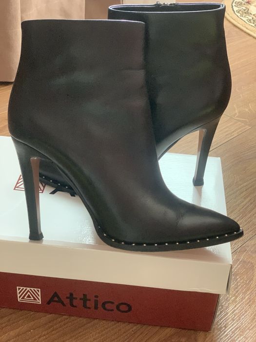 Продам , шкіряні , розмір 35