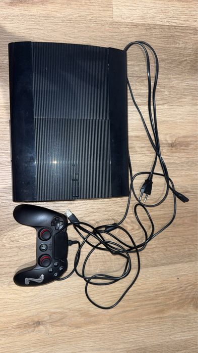 Konsola Sony PlayStation 3 Super Slim 500 GB + Pad Qsmart + FIFA 13