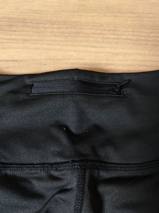Nowe, czarne leginsy sportowe, treningowe, do kostek, kieszeń z tyłu (250)