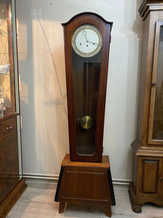 Zegar stojący kwadransowy art-deco