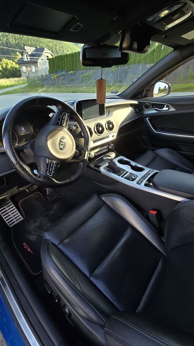 KIA stinger 3.3v6 AWD