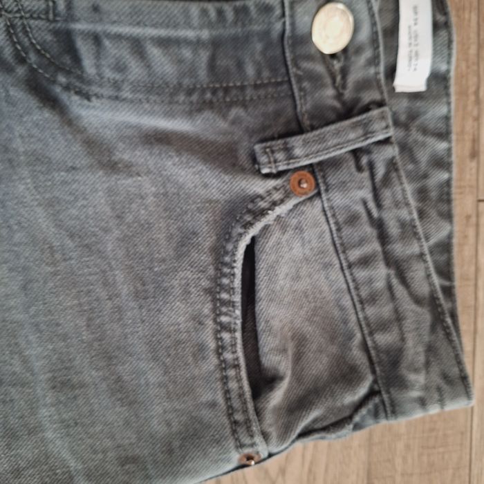 Szare spodnie jeansy marki Zara roz. 34